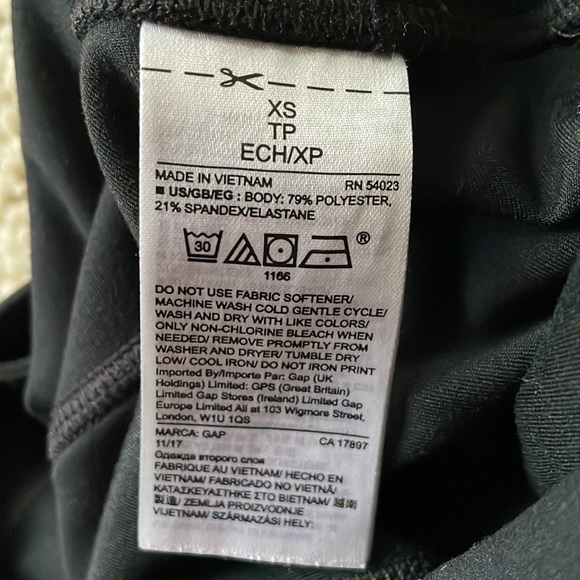 GapFit Maternity blackout technology leggings - Picture 5 of 5